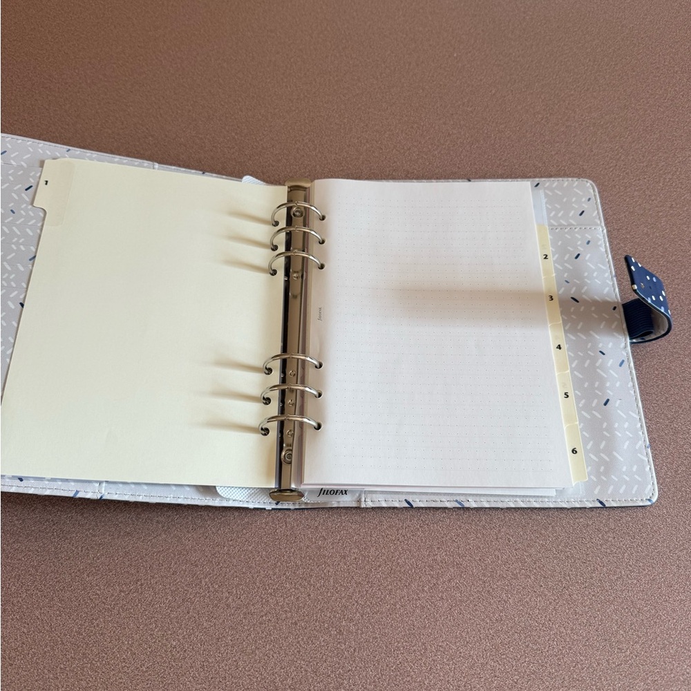 filoFAX Indigo A5 Planner with Polka Dots - Picture 5 of 14